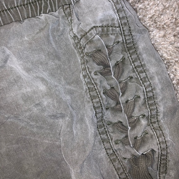 Express Dark Green / Gray Laced High Waist shorts size XS - Picture 6 of 9